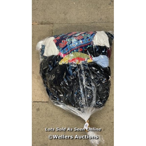 1087 - BAG OF PRE OWNED LADIES CLOTHES  / S