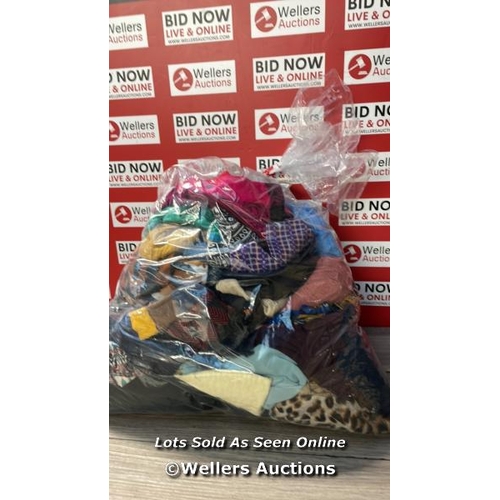 1099 - BAG OF PRE OWNED SCARFS AND HATS  / S