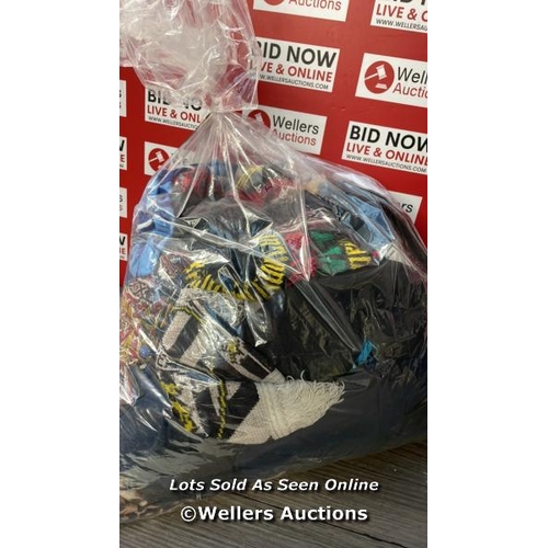 1099 - BAG OF PRE OWNED SCARFS AND HATS  / S