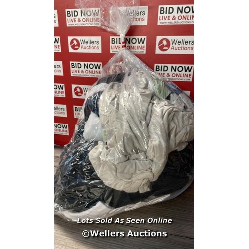 1102 - BAG OF PRE OWNED T-SHIRTS / S