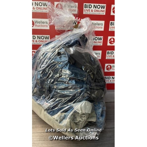 1158 - BAG OF PRE OWNED JEANS INC. LEVI'S / G