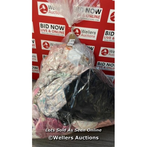 1162 - BAG OF PRE OWNED CHILDREN CLOTHES  / G