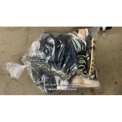 1193 - BAG OF PRE OWNED TRAINERS INC. NIKE AND VANS  / G