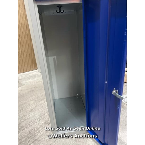 16 - METAL STORAGE LOCKER / MATERIAL: STEEL / NUMBER OF DOORS: 2 / TYPE OF LOCK: CYLINDER LOCK / WITH KEY... 