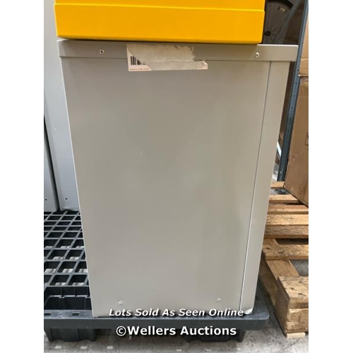 24 - GREY COSHH CABINET WITH 1 SHELF HXWXD 710X915X457MM / RRP: �395 / COLLECTION FROM DARTFORD / DELIVER... 