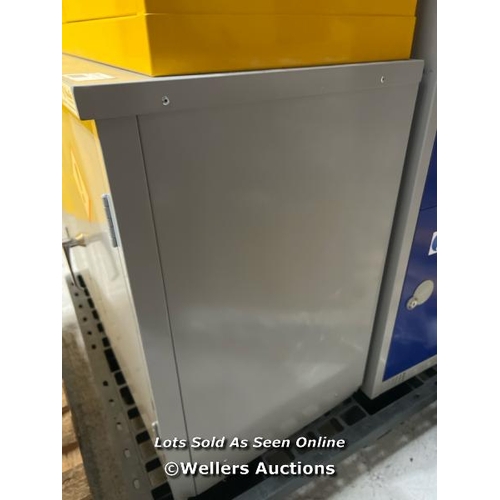 24 - GREY COSHH CABINET WITH 1 SHELF HXWXD 710X915X457MM / RRP: �395 / COLLECTION FROM DARTFORD / DELIVER... 