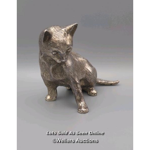 7 - Solid silver Cat model, hallmarked London 2000 (millennium hallmark) CJI. Gross weight 300g, height ... 