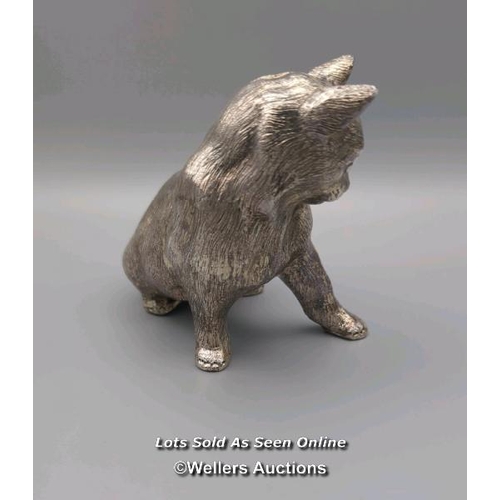 7 - Solid silver Cat model, hallmarked London 2000 (millennium hallmark) CJI. Gross weight 300g, height ... 