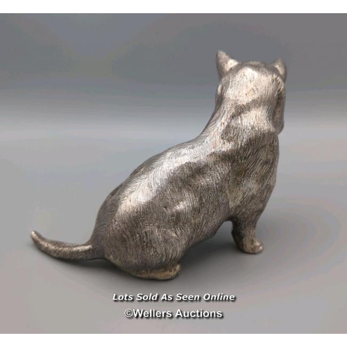 7 - Solid silver Cat model, hallmarked London 2000 (millennium hallmark) CJI. Gross weight 300g, height ... 