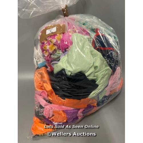 3002 - BAG OF PRE-OWNED CHILDRENS CLOTHING / T32