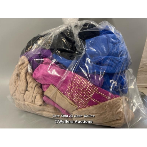 3003 - BAG OF NEW AND PRE-OWNED CHILDRENS JUICY COUTURE HOODIES / T32