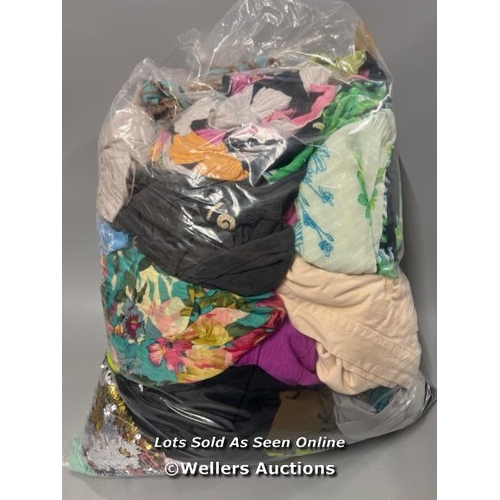 3007 - BAG OF PRE-OWNED LADIES CLOTHING / T33