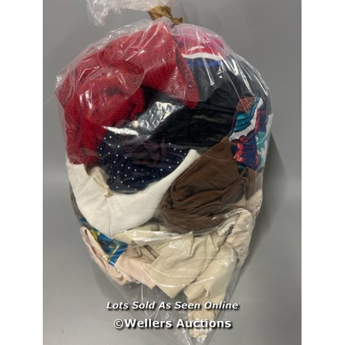 3008 - BAG OF PRE-OWNED LADIES CLOTHING / T33