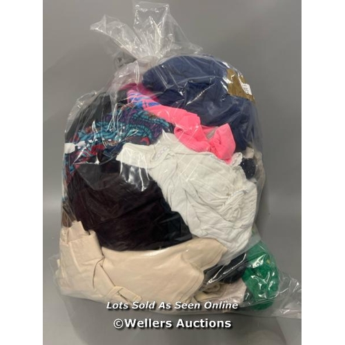 3008 - BAG OF PRE-OWNED LADIES CLOTHING / T33