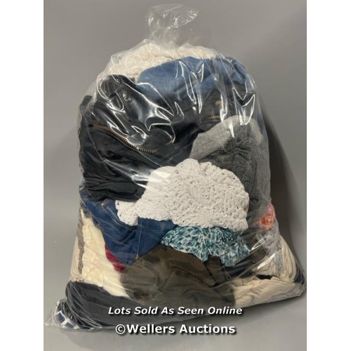 3012 - BAG OF PRE-OWNED LADIES CLOTHING / T35