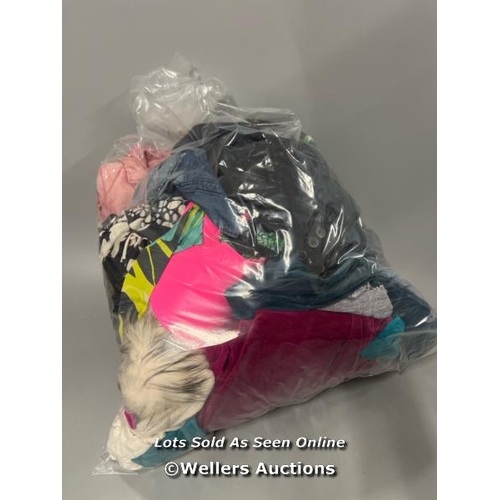 3013 - BAG OF PRE-OWNED LADIES CLOTHING / T35