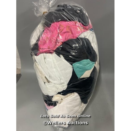 3027 - BAG OF PRE-OWNED LADIES CLOTHING / T30