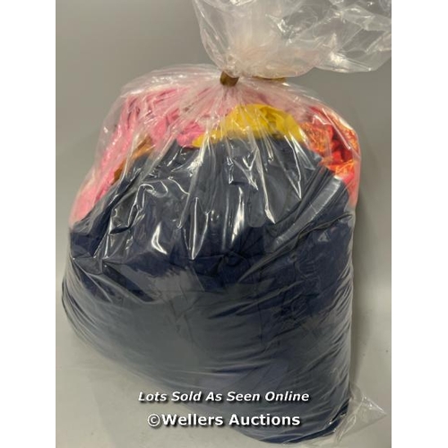 3032 - BAG OF FABRIC / T23