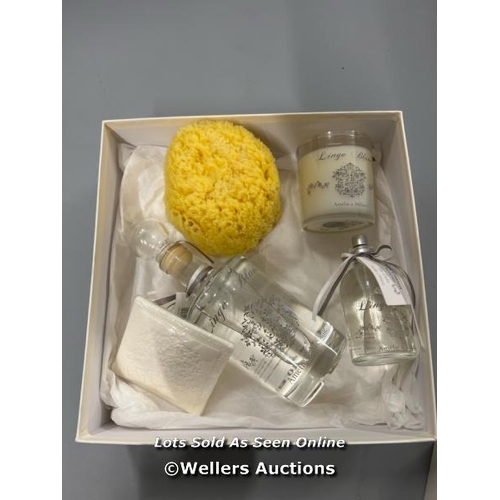 3059 - AMELIE ET MELANIE 'L'ELEGANCE PARFUMEE' GIFT SET INCL. PILLOW MIST, BATH OIL AND CANDLE / T14