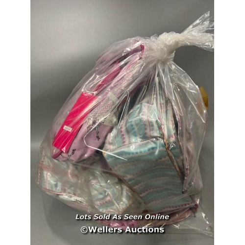 3060 - X6 PRE-OWNED TANTRUMS CHILDRENS BAGS / T13