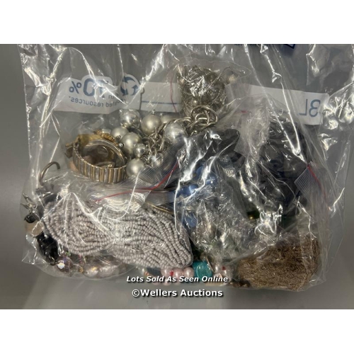 3066 - BAG OF LADIES PRE-OWNED COSTUME JEWELLERY INCL. MAINLY BEADED NECKLACES / T14