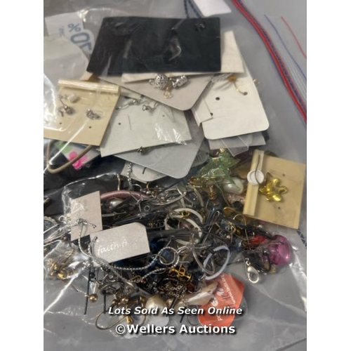 3067 - BAG OF LADIES PRE-OWNED COSTUME JEWELLERY INCL. MAINLY EARRINGS / T14