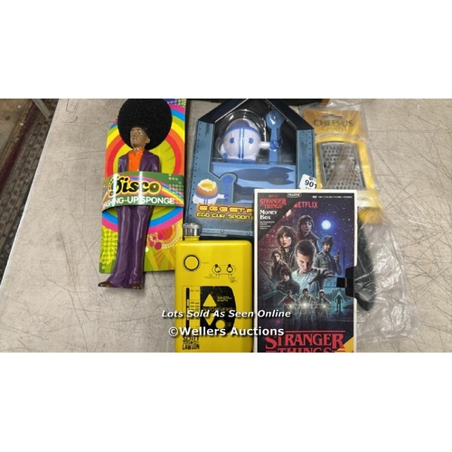 9015 - 1 X SCOTT AND LAWSON FLASK, 1 X STRANGER THINGS MONEY BOX, 1 X EGGSTRONAUT EGG, SPOON AND TOASTER CU... 