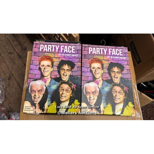 9136 - 2X PARTY FACE PARTY MASKS / NEW / H69