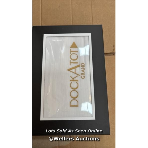 20 - RRP: 85 DOCKATOT PRISTINE WHITE GRAND COVER / NEW / COLLECTION FROM DARTFORD