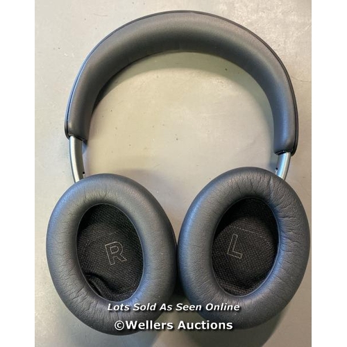 9611 - HEAPHONES: BOSE WITH CASE / MODEL 440108 /SN: 084617M32292702AE