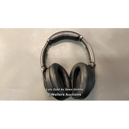 9732 - HEADPHONE SONY WITH CASE /  WH-1000X M3 - FOAM DAMAGED