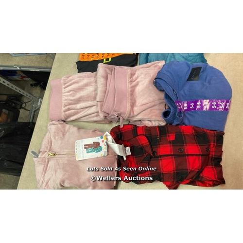 4039 - SELECTION OF CHILDRENS NEW CLOTHING INCL. ST EVE, DKNY AND JEZZIES / MIXED SIZES / B37