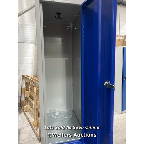 15 - METAL STORAGE LOCKER / MATERIAL: STEEL / NUMBER OF DOORS: 2 / TYPE OF LOCK: CYLINDER LOCK / WITH KEY... 