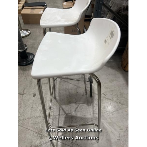 96 - PAIR OF WHITE BAR STOOLS, 90CM H / COLLECTION FROM DARTFORD / DELIVERY AVAILABLE / SEE IMAGES FOR CO... 