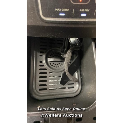 6033 - NINJA DUAL ZONE AIR FRYER / POWERS UP WITH SOME SIGNS OF USE /SEE IMAGES / E54