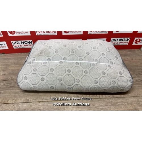 6085 - DORMEO OCTASENSE PILLOW / SIGNS OF USE / E45