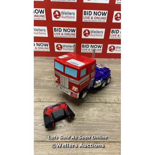 6088 - JADA TRANSFORMERS AUTOBOT OPTIMUS PRIME CONVERTING RC / POWERS UP / MINIMAL SIGNS OF USE / DOES NOT ... 