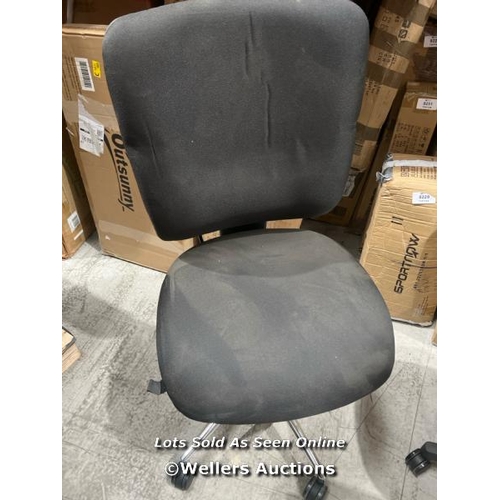 120 - DYNAMIC CHIRO MEDIUM BACK POSTURE CHAIR BLACK ADJ ARMS / RRP: �414 / COLLECTION FROM DARTFORD / DELI... 