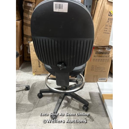 121 - TOPSTAR HEAVY DUTY WORKSHOP CHAIR BLACK / RRP: �194.90 / COLLECTION FROM DARTFORD / DELIVERY AVAILAB... 