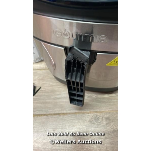 72 - GOURMIA 6.7L DIGITIAL AIR FRYER / POWERS UP / MINIMAL SIGNS OF USE / W1