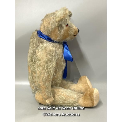 178 - Vintage humpback teddy with working growler, 70cm high with a smaller vintage teddy bear, 56cm high.... 