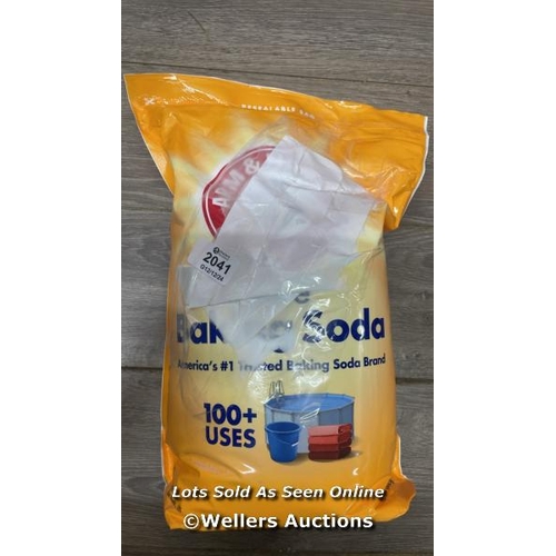 2041 - NEW PACKET OF BAKING SODA / APPEARS NEW  / A23