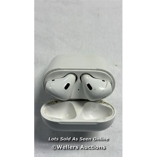 9924 - APPLE AIRPODS WITH CHARGING CASE / MODEL A1602/ SN: GGQC31B9LX2Y