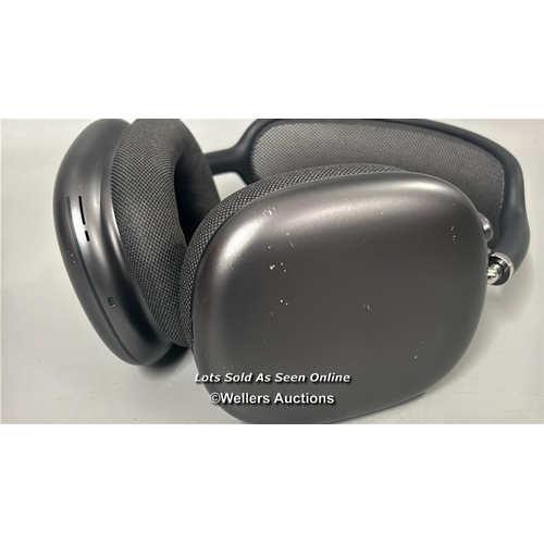 226 - Apple Airpods Max bluetooth headphones model A2096, powers up and connects with good sound / signs o... 