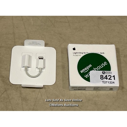 8421 - APPLE LIGHTNING TO 3.5 MM HEADPHONE JACK ADAPTER / MINIMAL SIGNS OF USE/ SEE IMAGES