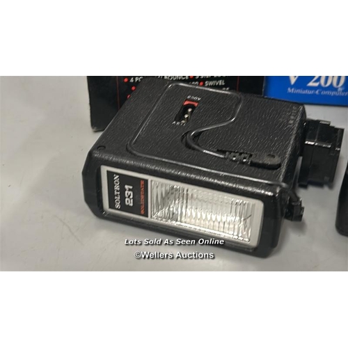 279 - Four assorted flashes including Centon FG30D, Hanimex X418, Voigtlander V200BC and Soltron 231 / AN4... 