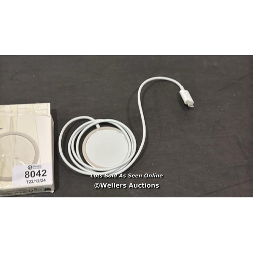 8042 - APPLE MAGSAFE CHARGER / MINIMAL SIGNS OF USE / NOT FULLY TESTED / SEE IMAGES