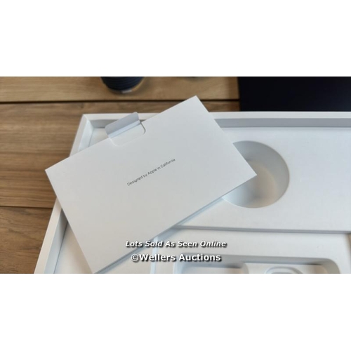 8195 - APPLE MACBOOK AIR 2022 / APPLE M2 CHIP / 8GB RAM / 256GB SSD / 13.6 INCH / MIDNIGHT / MLY33B/A / APP... 