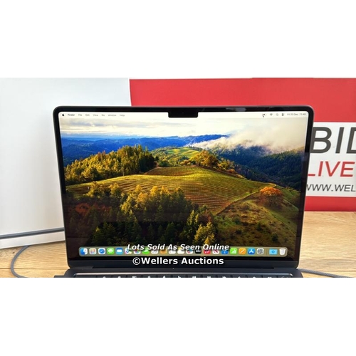 8195 - APPLE MACBOOK AIR 2022 / APPLE M2 CHIP / 8GB RAM / 256GB SSD / 13.6 INCH / MIDNIGHT / MLY33B/A / APP... 