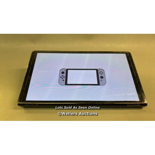 9528 - NINTENDO SWITCH/ SN: XTJ70040754409 - SCREEN SLIGHT DAMAGED